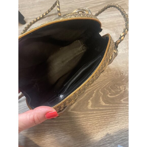 LJS Collection Silver Gold Metallic Woven Small Zip Close Braided Strap Handbag - Picture 5 of 8